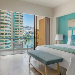 Deluxe Partial Ocean View King Bed